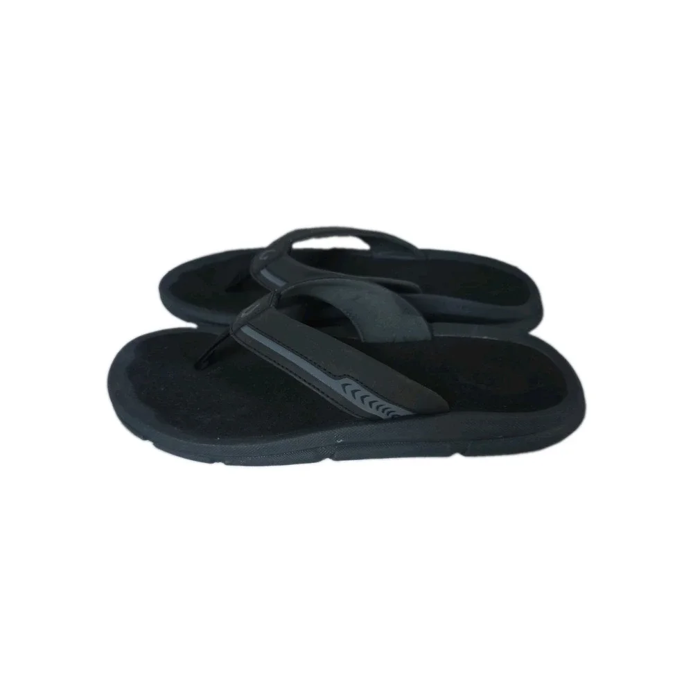 OluKai Akeu Mens Sandals Size 10 Black Beach Flip Flops